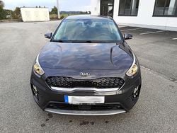 Grau Gebraucht 2021 Kia Niro SUV | 17.800 € (Fairer Preis)