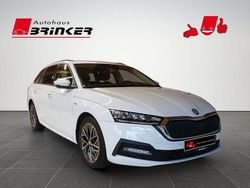 Moonweiss metallic Gebraucht 2023 Skoda Octavia Clever Kombi | 21.930 € (Fairer Preis)