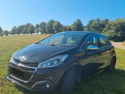 Schwarz Gebraucht 2015 Peugeot 208 Kleinwagen | 7.500 €