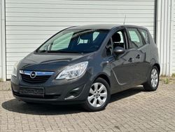Grau Gebraucht 2013 Opel Meriva Edition Van / Kleinbus | 5.390 € (Etwas zu teuer)