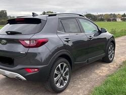 Grau Gebraucht 2019 Kia Stonic Platinum SUV | 13.000 € (Guter Preis)