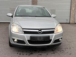 Silber Gebraucht 2005 Opel Astra Kleinwagen | 2.600 € (Etwas zu teuer)