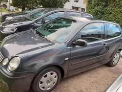 Grau Gebraucht 2003 VW Polo Basis Kleinwagen | 1.100 € (Etwas zu teuer)