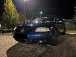 Blau Gebraucht 2002 VW Passat Highline Kombi | 2.900 € (Fairer Preis)