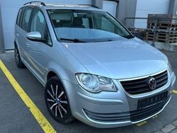 Grau Gebraucht 2010 VW Touran Van / Kleinbus | 3.000 € (Superpreis)