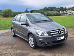 Grau Gebraucht 2010 Mercedes B180 Sport Edition Van / Kleinbus | 5.450 € (Fairer Preis)