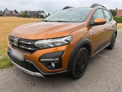 Orange Gebraucht 2022 Dacia Sandero Comfort Kleinwagen | 12.480 €