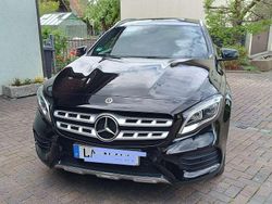 Schwarz Gebraucht 2020 Mercedes GLA200 AMG line SUV | 24.750 € (Fairer Preis)