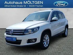 Weiss Gebraucht 2016 VW Touran Highline Van / Kleinbus | 19.926 € (Fairer Preis)