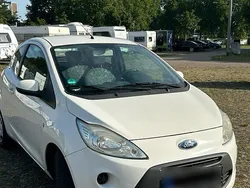 Weiß Gebraucht 2010 Ford Ka Kleinwagen | 1.999 €