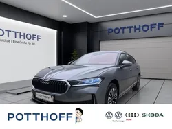 Graphitegrau metallic Gebraucht 2022 Skoda Superb Selection Kombi | 47.940 € (Etwas zu teuer)