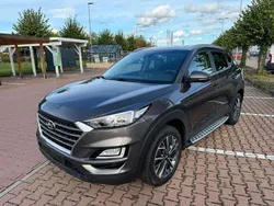 Grau Gebraucht 2018 Hyundai Tucson SUV | 12.000 € (Guter Preis)