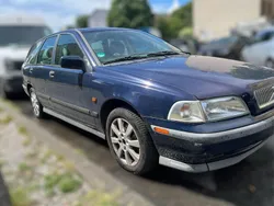 Blau Gebraucht 1998 Volvo V40 Kombi | 590 €