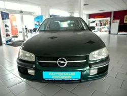 Grün metallic Gebraucht 1995 Opel Omega Limousine | 3.990 €