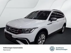 Pure white Gebraucht 2024 VW Tiguan Allspace Life SUV | 34.790 € (Guter Preis)