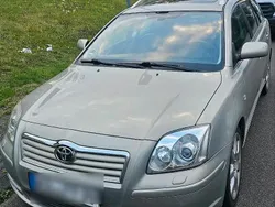 Grau Gebraucht 2004 Toyota Avensis Kombi | 3.500 € (Fairer Preis)