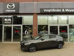 Grau Gebraucht 2020 Mazda 3 Selection Limousine | 19.985 € (Fairer Preis)