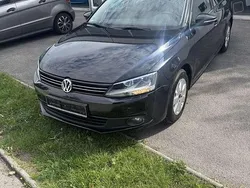 Schwarz Gebraucht 2012 VW Jetta Limousine | 8.500 € (Teuer)