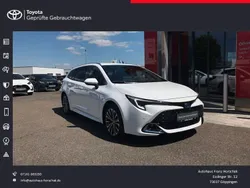 Schneeweiß Gebraucht 2024 Toyota Corolla Basis Kombi | 29.690 € (Fairer Preis)