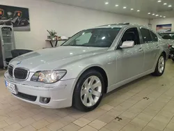 Silber Gebraucht 2007 BMW 740 Sport Line Limousine | 13.990 € (Etwas zu teuer)