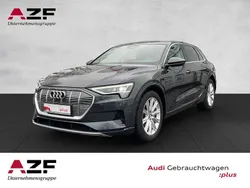 Grau Gebraucht 2021 Audi e-tron Advanced SUV | 28.890 € (Guter Preis)