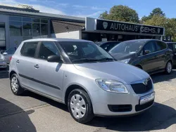 Brilliantsilber metallic Gebraucht 2009 Skoda Fabia Classic Limousine | 2.490 € (Fairer Preis)