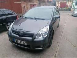 Grau Gebraucht 2007 Toyota Corolla Verso Van / Kleinbus | 3.000 € (Fairer Preis)