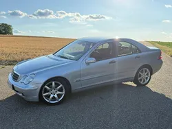 Silber Gebraucht 2002 Mercedes C180 Classic Limousine | 5.900 €