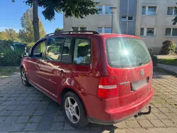 Rot Gebraucht 2005 VW Touran Van / Kleinbus | 2.650 € (Fairer Preis)