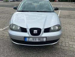 Grau Gebraucht 2002 Seat Ibiza Kleinwagen | 3.500 €