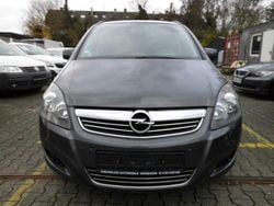 Grau Gebraucht 2011 Opel Zafira Design Edition Van / Kleinbus | 2.490 € (Guter Preis)