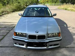 Silber Gebraucht 1996 BMW 318 Kombi | 3.290 €