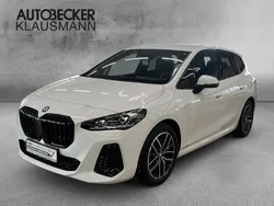 Weiss Gebraucht 2024 BMW 218 Active Tourer M Sport Van / Kleinbus | 38.876 € (Fairer Preis)