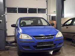 Blau Gebraucht 2004 Opel Corsa Kleinwagen | 650 € (Fairer Preis)