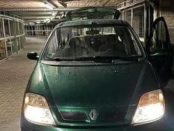 Grün Gebraucht 2001 Renault Scénic Van / Kleinbus | 1.949 € (Etwas zu teuer)