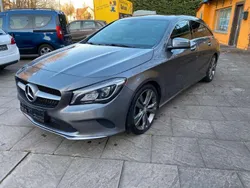 Grau Gebraucht 2016 Mercedes CLA180 Limousine | 15.900 € (Fairer Preis)