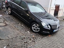 Schwarz Gebraucht 2012 Mercedes E220 Avantgarde Limousine | 9.850 € (Fairer Preis)