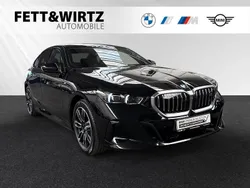Saphirschwarz metallic Gebraucht 2024 BMW i5 Comfort Edition Limousine | 56.800 € (Fairer Preis)