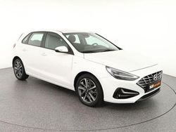 Weiß Gebraucht 2023 Hyundai i30 Trend Limousine | 16.880 € (Fairer Preis)