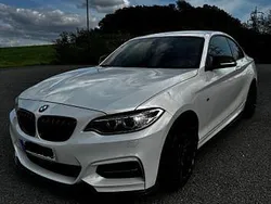 Weiß Gebraucht 2015 BMW M235 M Performance Coupé | 25.500 € (Fairer Preis)