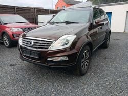 Braun Gebraucht 2014 Ssangyong (KGM) Rexton Quartz SUV | 7.499 €