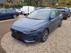 Blau Gebraucht 2023 Ford Focus ST-Line X Limousine | 23.990 € (Fairer Preis)