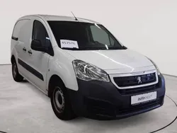 Schneeweiß Gebraucht 2018 Peugeot Partner Avantage Van / Kleinbus | 6.690 € (Superpreis)