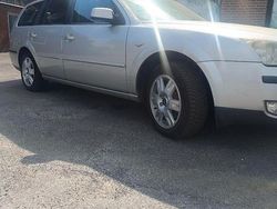 Grau Gebraucht 2006 Ford Mondeo Titanium Kombi | 3.300 €