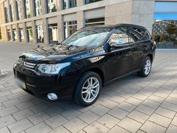 Schwarz Gebraucht 2013 Mitsubishi Outlander SUV | 8.600 € (Fairer Preis)