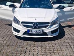 Weiß Gebraucht 2014 Mercedes CLA220 Limousine | 17.500 €