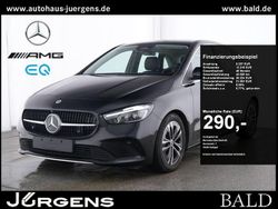 Schwarz kosmosschwarz metallic Gebraucht 2024 Mercedes B180 Progressive Van / Kleinbus | 29.490 € (Superpreis)
