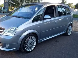 Grau Gebraucht 2003 Opel Meriva Van / Kleinbus | 2.500 € (Fairer Preis)