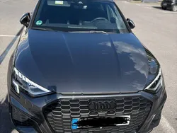 Grau Gebraucht 2024 Audi A3 Sportback S-Line Limousine | 36.900 € (Fairer Preis)