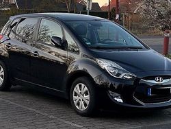 Schwarz Gebraucht 2015 Hyundai ix20 Trend Kleinwagen | 8.500 € (Guter Preis)